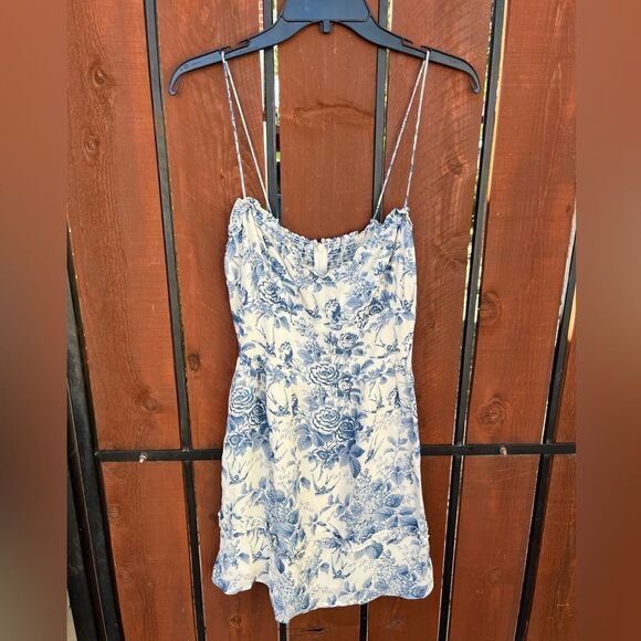 New Reformation Marin Floral Mini Dress in Blue and White Pompadour - Picture 2 of 10